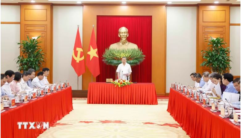 Đổi mới phương thức lãnh đạo của Đảng để làm cho đất nước phát triển bền vững
