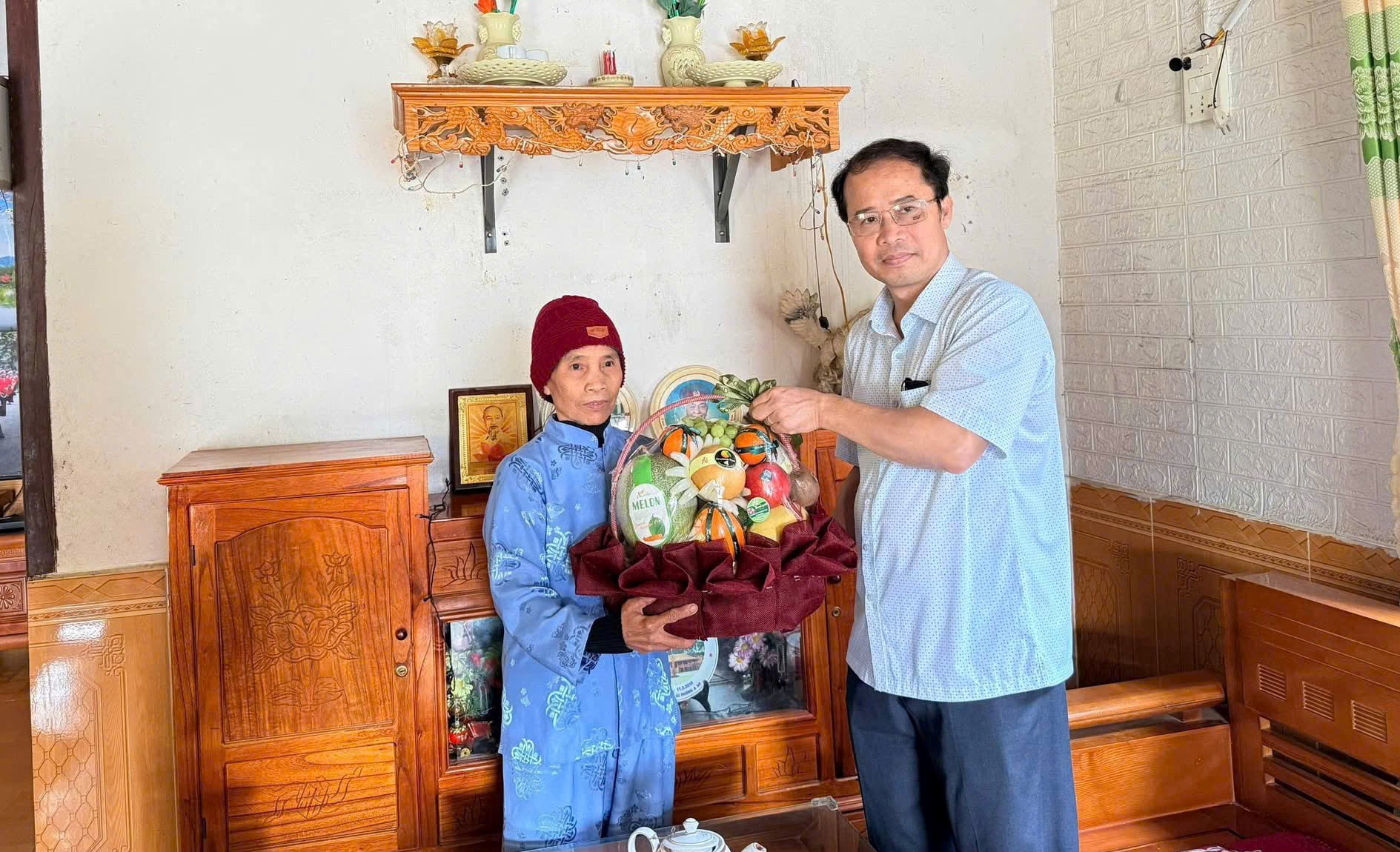 Chi hơn 475 tỷ đồng tặng quà người có công nhân Ngày Thương binh - Liệt sĩ
