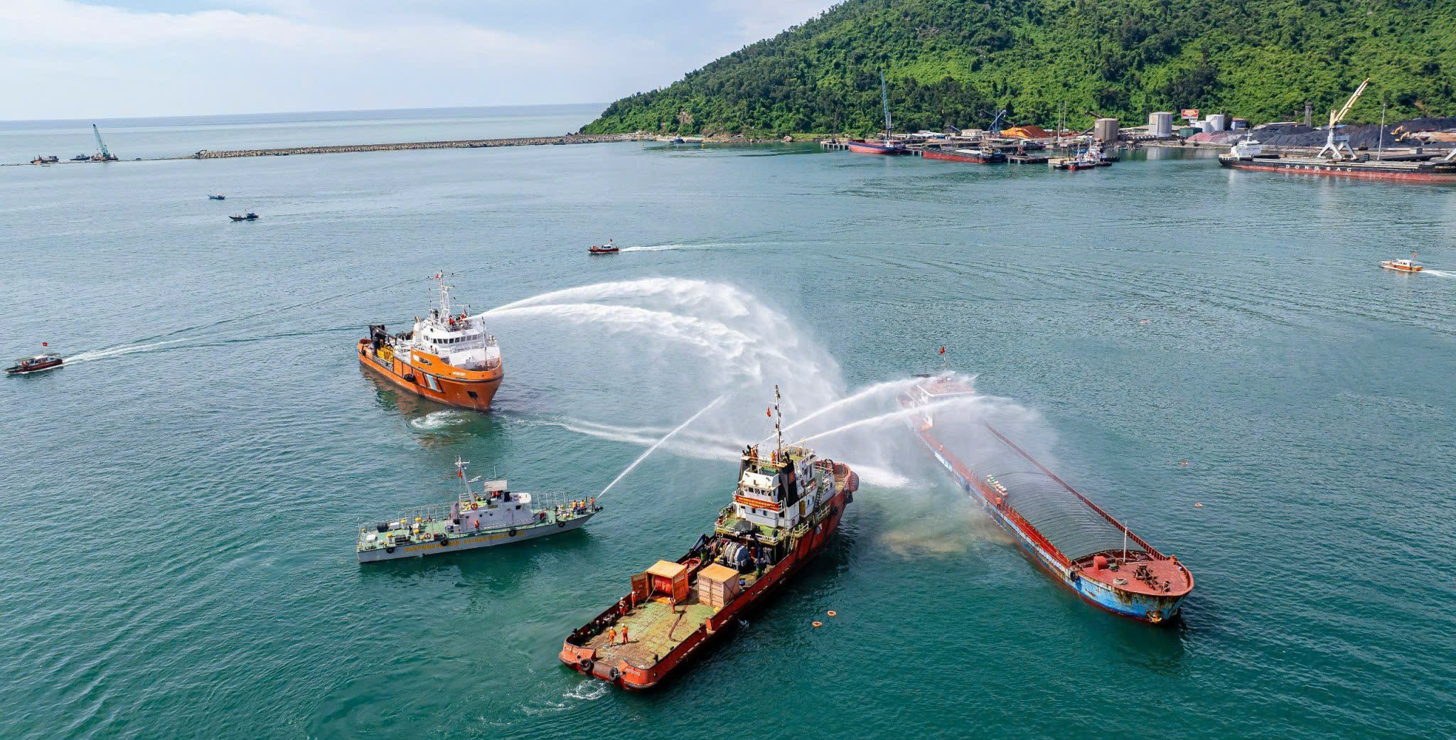 Tập huấn về kỹ năng ứng phó sự cố hóa chất độc, xạ và môi trường