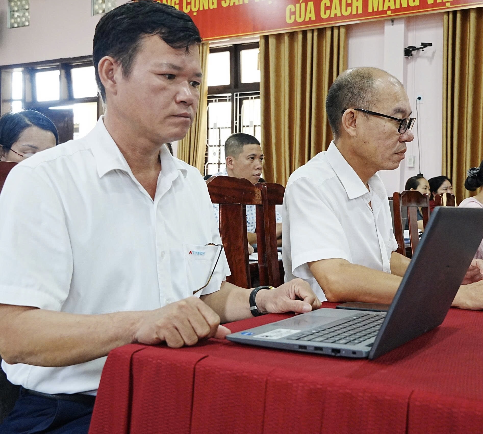 Trang bị kỹ năng AI cho đội ngũ cán bộ, công chức phường Phong Thái