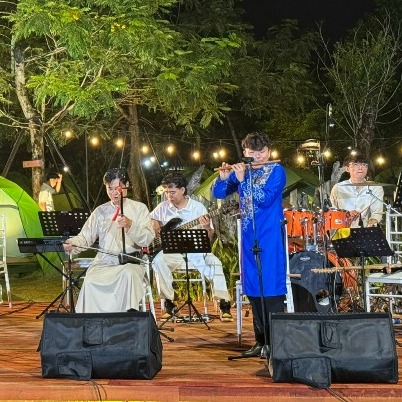 Bản hòa âm giữa mây trời Bạch Mã