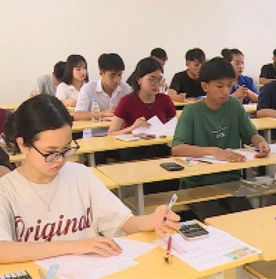 Mở thêm “cánh cửa” vào đại học