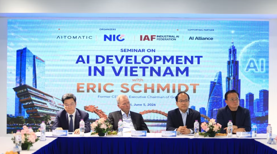 Tỷ phú Eric Schmidt, cựu Chủ tịch, Tổng Giám đốc Tập đoàn Google cùng đoàn chuyên gia AI quốc tế trao đổi về tương lai AI Việt Nam