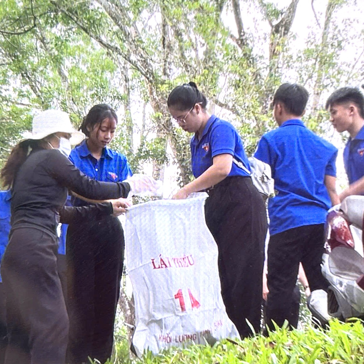 Đồng loạt ra quân hưởng ứng phong trào toàn dân chung tay bảo vệ môi trường