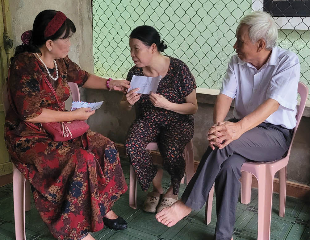 “Mở lòng dân” bằng tinh thần nêu gương