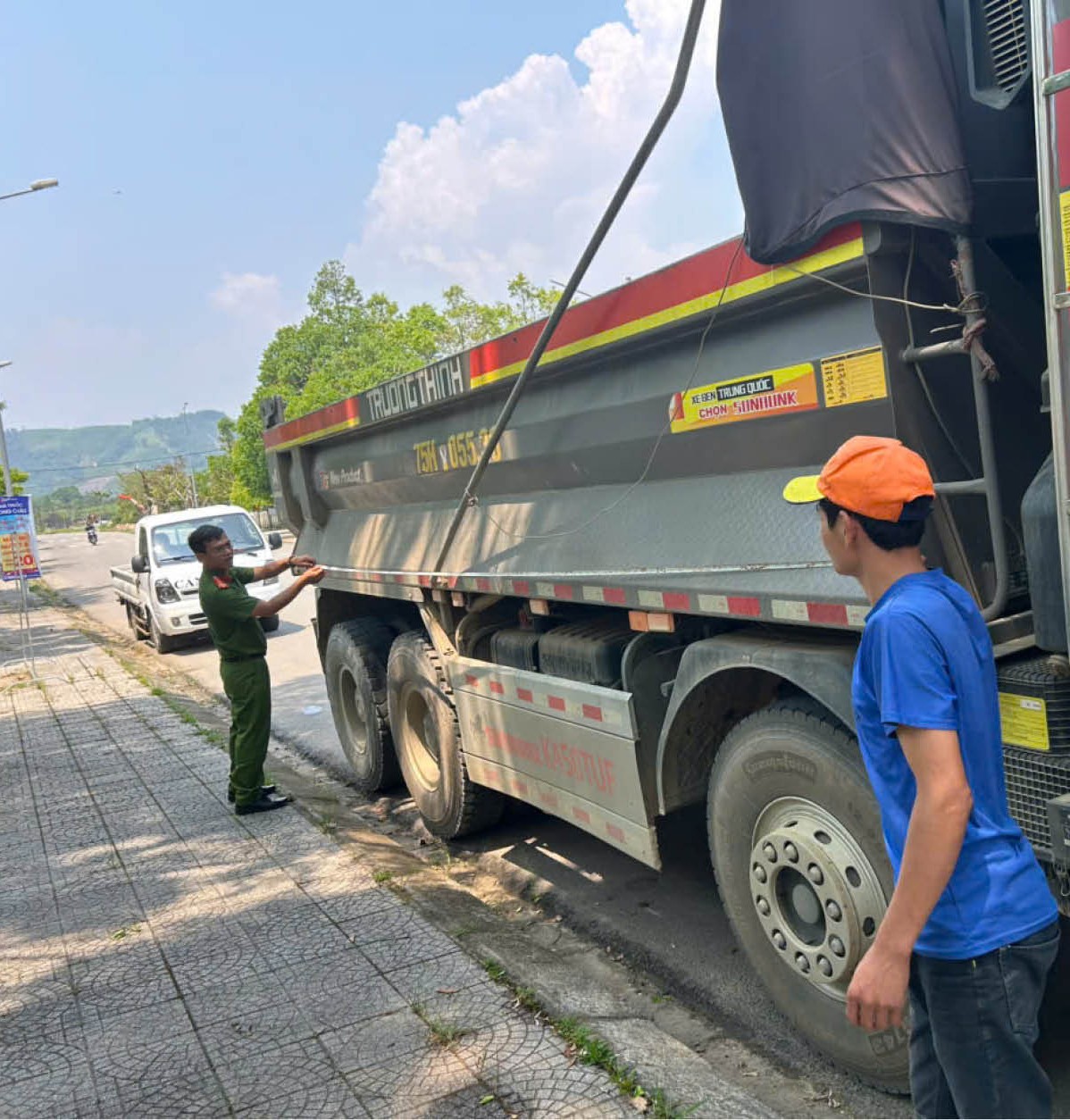 Siết chặt tình trạng cơi nới thùng xe