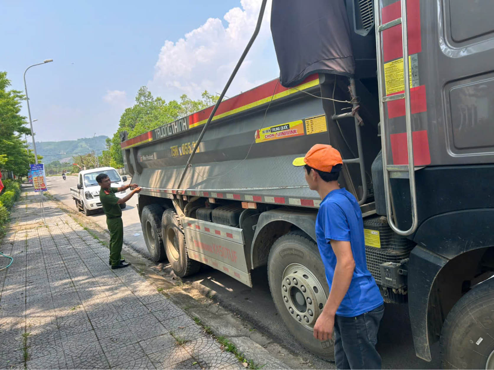 Siết chặt tình trạng cơi nới thùng xe