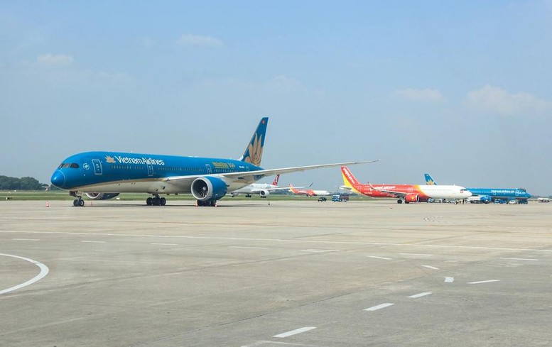 Gần 40 chuyến bay bị ảnh hưởng do vật thể bay, Cục Hàng không ra cảnh báo khẩn