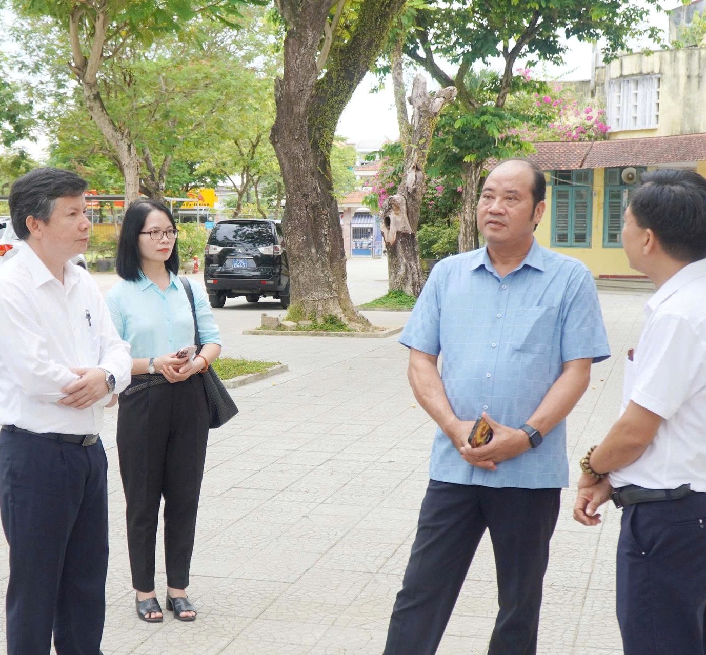 Phó Chủ tịch UBND thành phố Nguyễn Văn Mạnh kiểm tra công tác chuẩn bị thi tốt nghiệp THPT