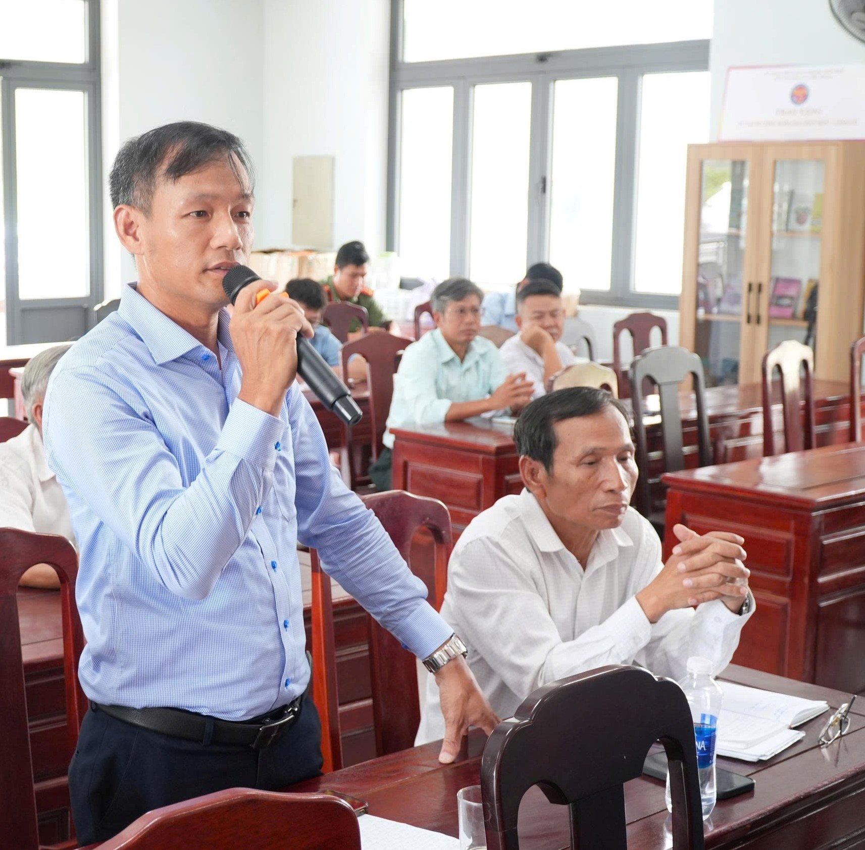Cử tri kiến nghị nhiều vấn đề về đầu tư hạ tầng, an sinh xã hội