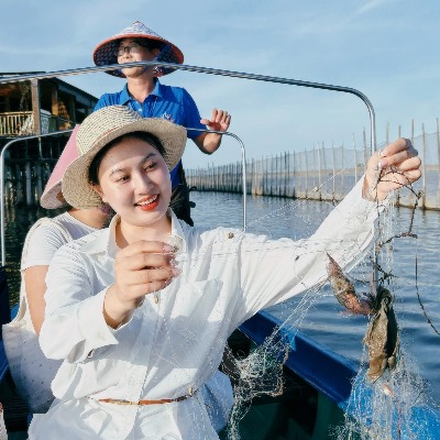Ngắm hoàng hôn, làm ngư dân ở đầm Chuồn