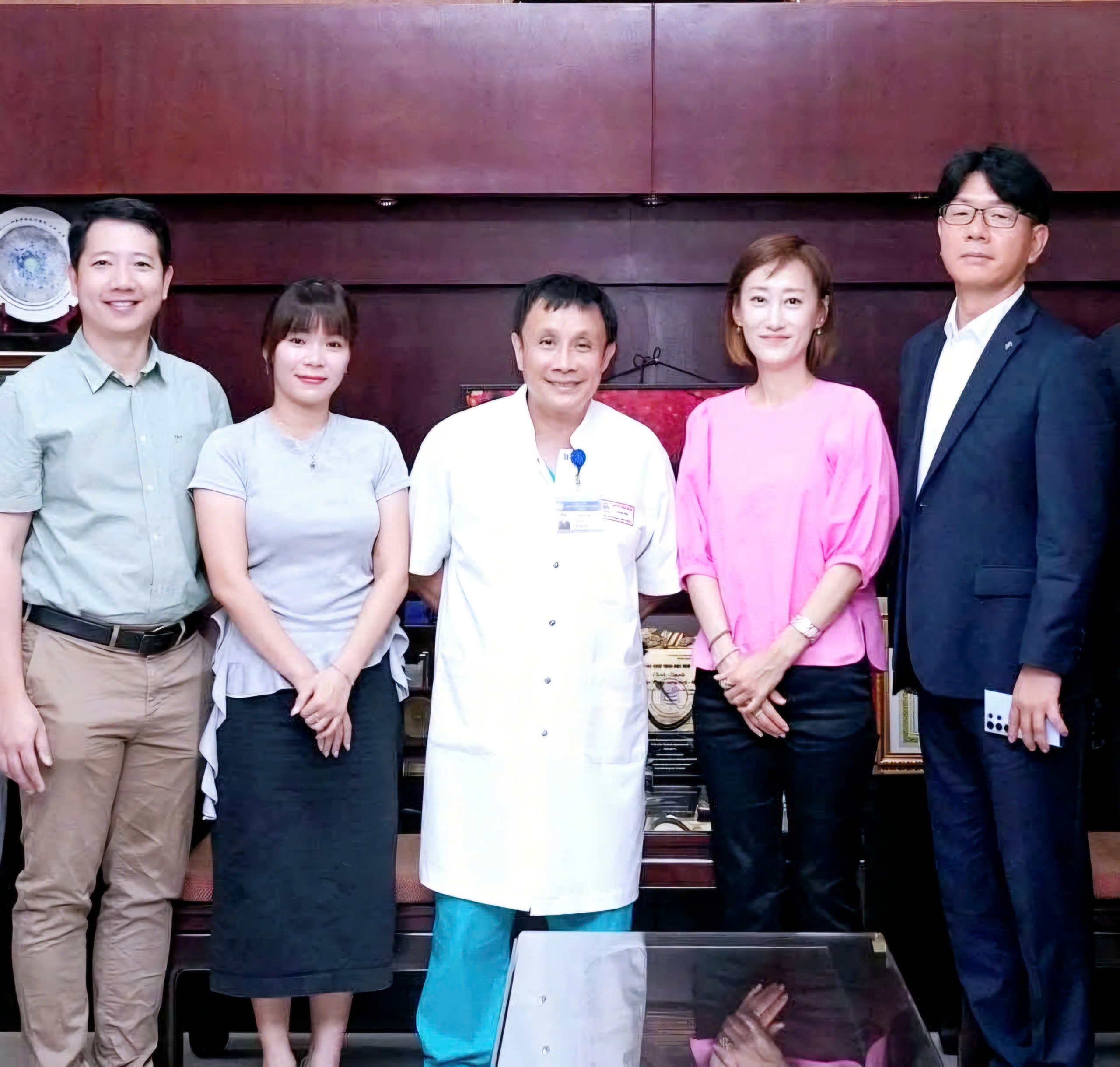 Bệnh viện Trung ương Huế thúc đẩy hợp tác y tế, nghiên cứu - phát triển với các đối tác Hàn Quốc