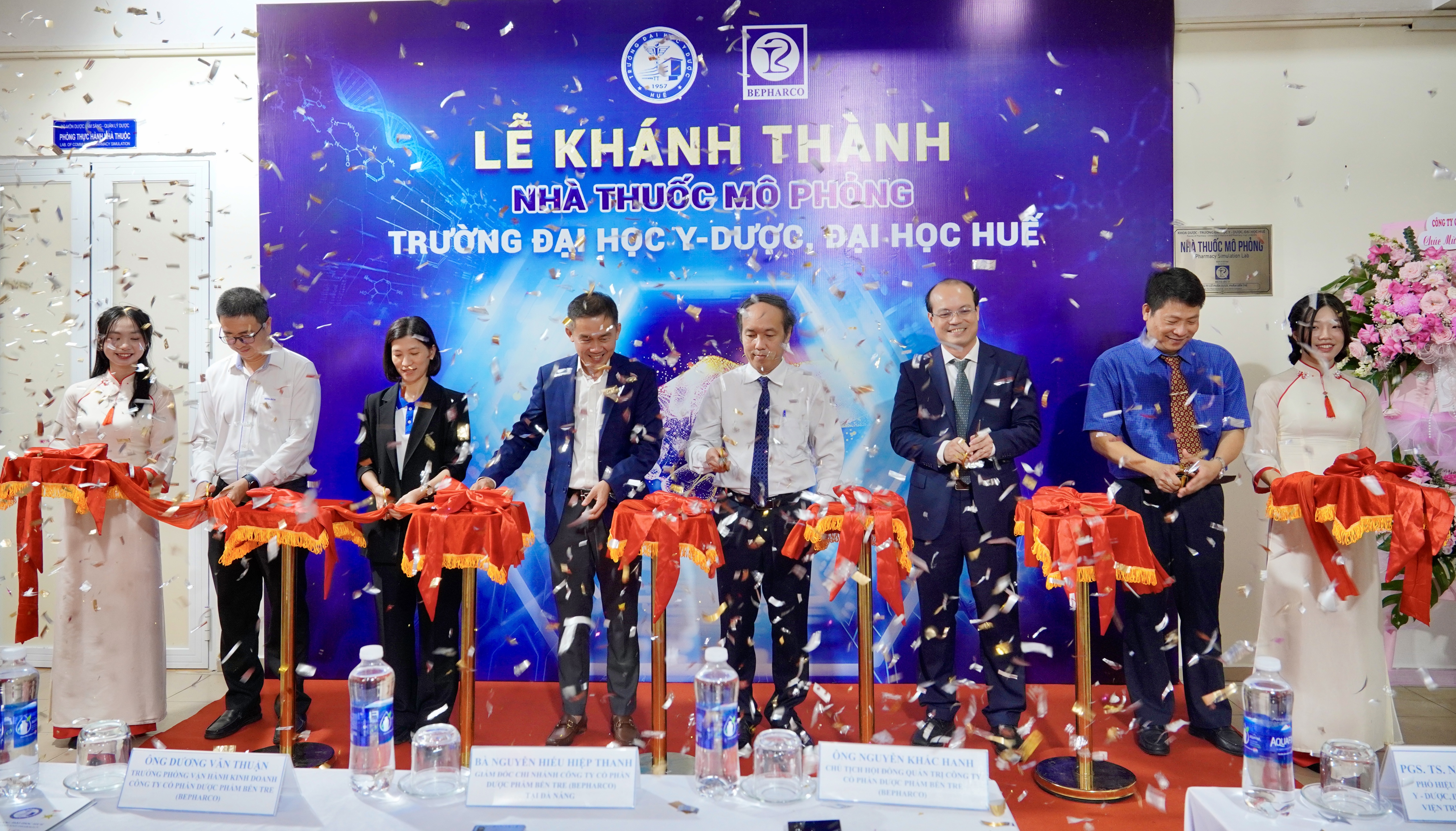 Khánh thành Nhà thuốc thực hành mô phỏng theo tiêu chuẩn GPP tại Khoa Dược