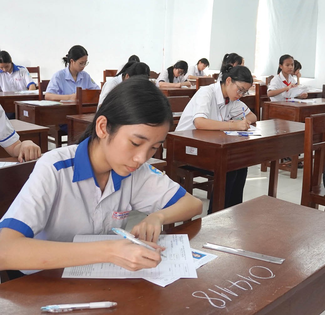 Tăng chỉ tiêu tuyển sinh lớp 10 Không để học sinh thiếu chỗ học