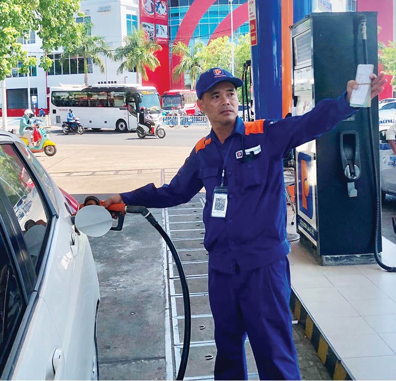 Người dân dần thích nghi với xăng sinh học E10