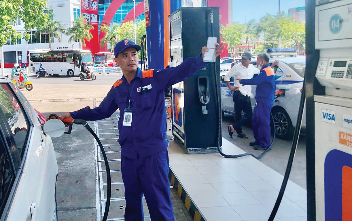 Người dân dần thích nghi với xăng sinh học E10