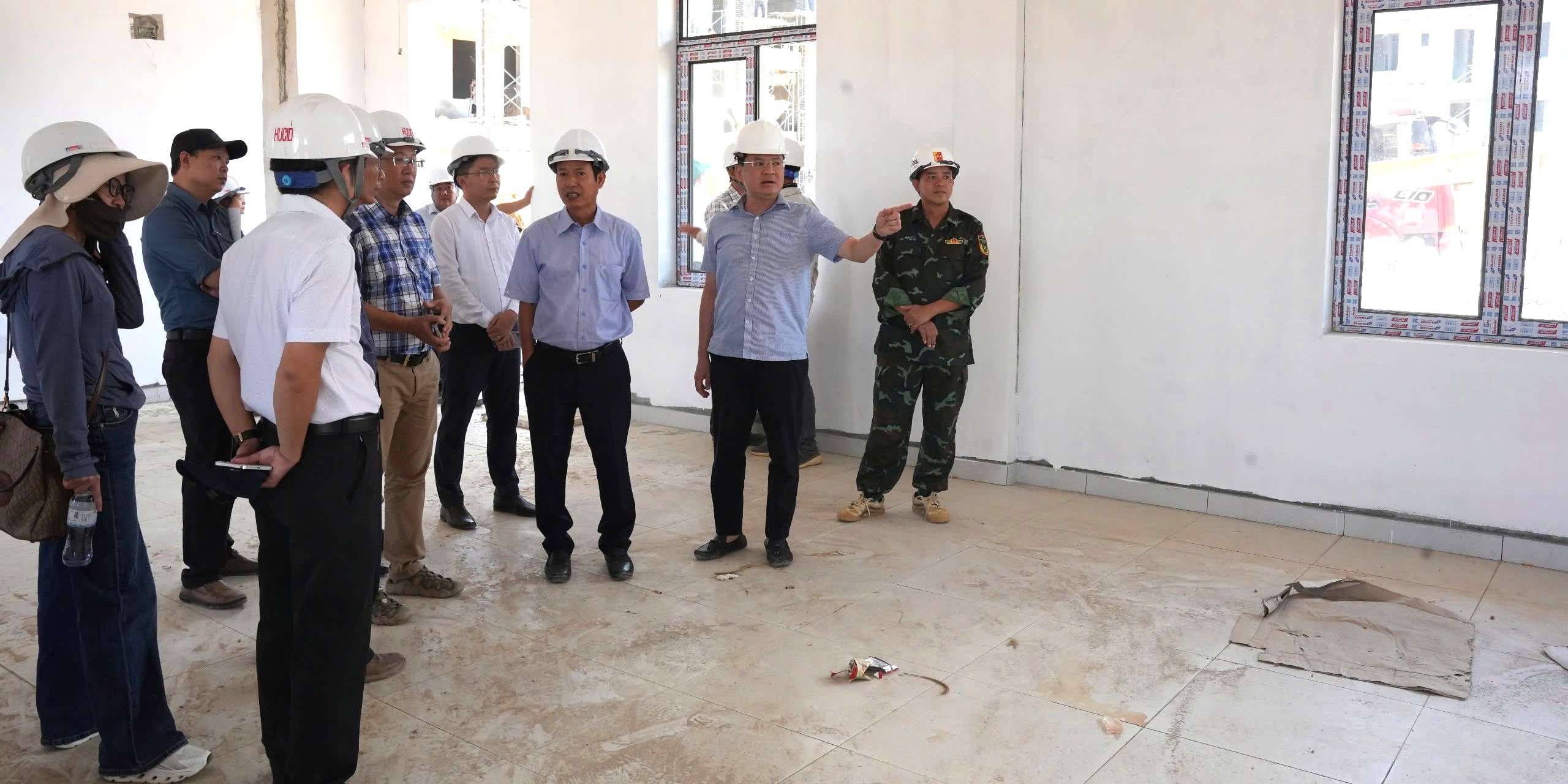 Biểu dương lực lượng quân đội chi viện, yêu cầu xử lý nghiêm nhà thầu chậm tiến độ