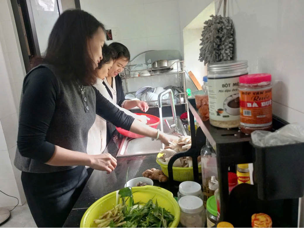 Chuyện cơm trưa công sở