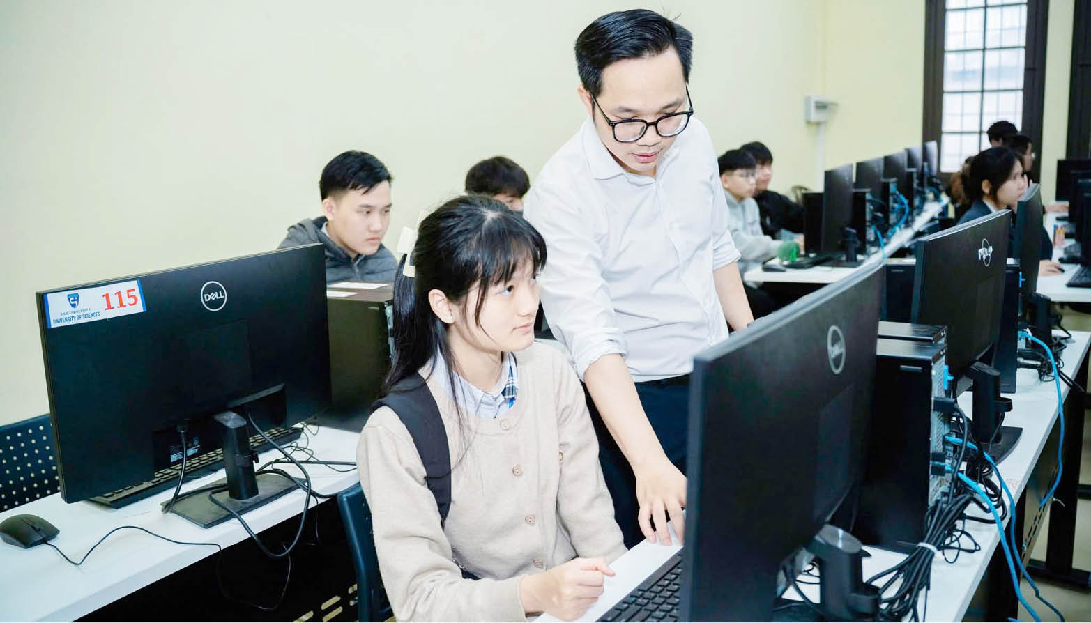 Thích ứng với siết chặt bản quyền
