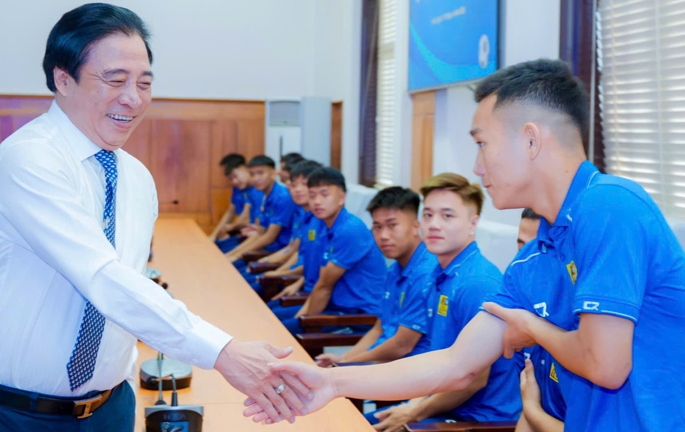 Lãnh đạo thành phố sẽ tạo điều kiện tốt nhất để bóng đá Huế ngày càng chuyên nghiệp hơn