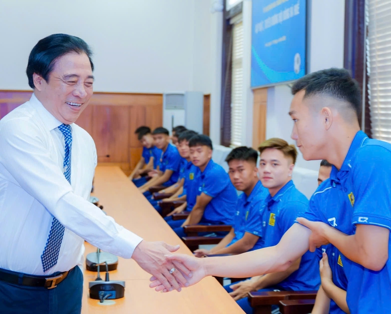 Lãnh đạo thành phố sẽ tạo điều kiện tốt nhất để bóng đá Huế ngày càng chuyên nghiệp hơn