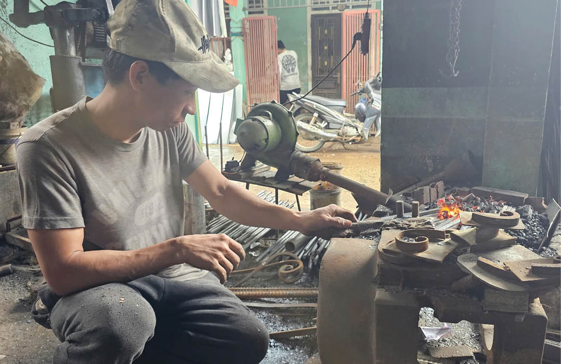 Đưa hoạt động thi đua bám sát cơ sở