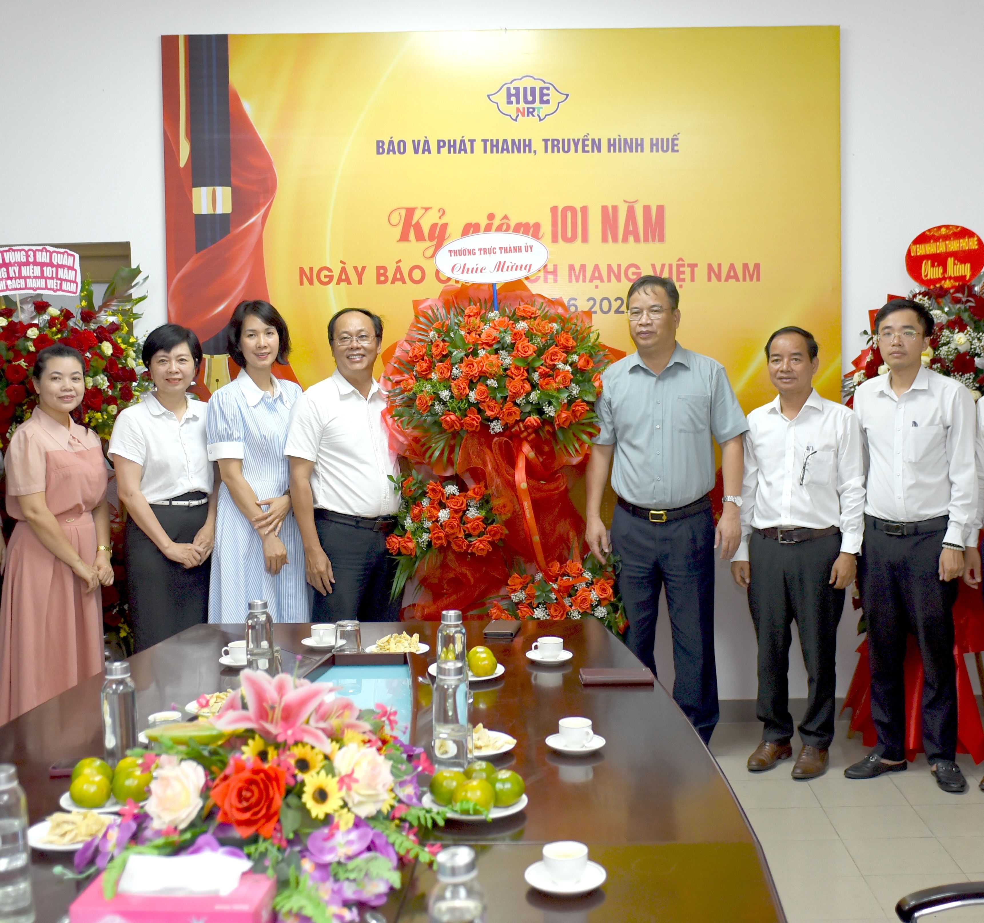 Đồng chí Phạm Đức Tiến thăm, chúc mừng các cơ quan báo chí nhân kỷ niệm 101 năm Ngày Báo chí cách mạng Việt Nam