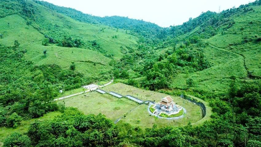 Đón nhận Bằng xếp hạng Di tích lịch sử Nhà Tưởng niệm Liệt sĩ tuyến đường 71 tại Tiểu khu 67