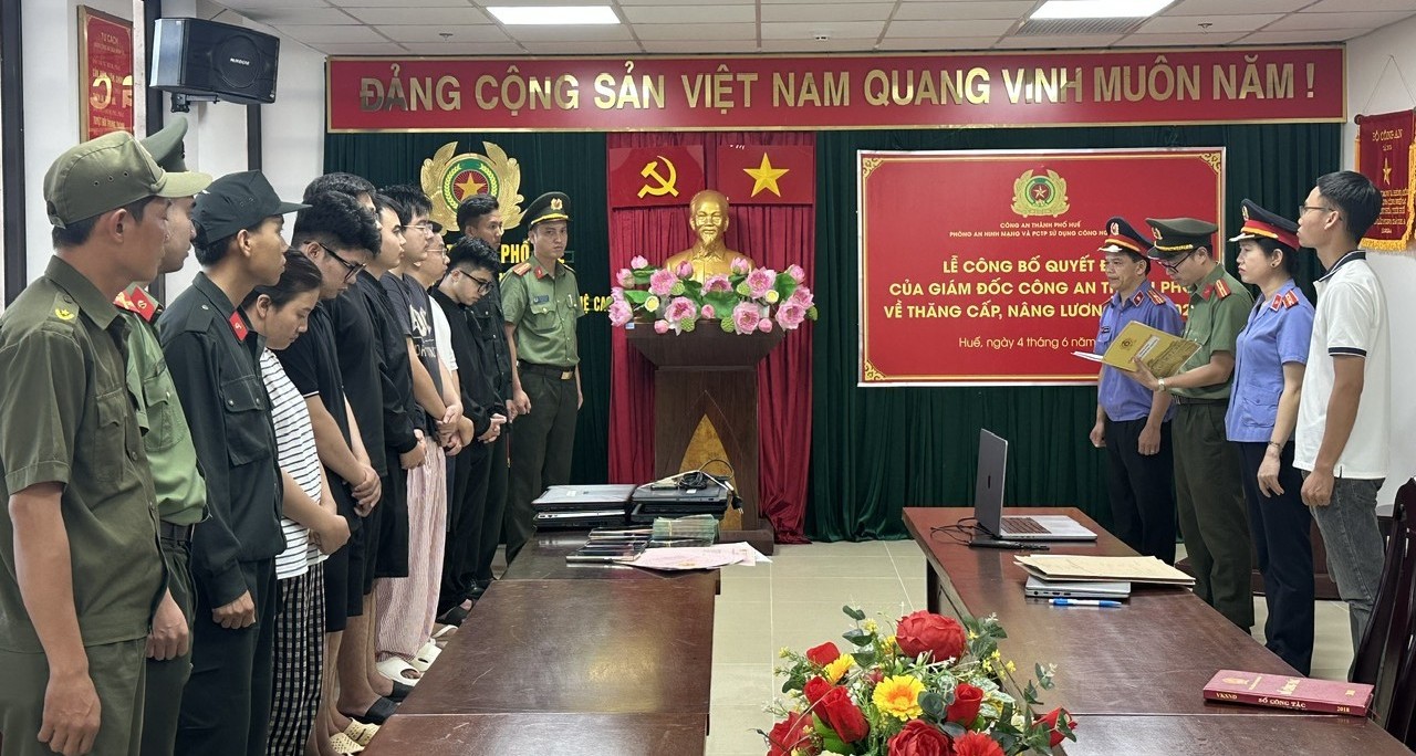 Triệt phá đường dây công nghệ cao “rút ruột” hơn 22 000 thẻ ngân hàng, chiếm đoạt 5,5 tỷ đồng
