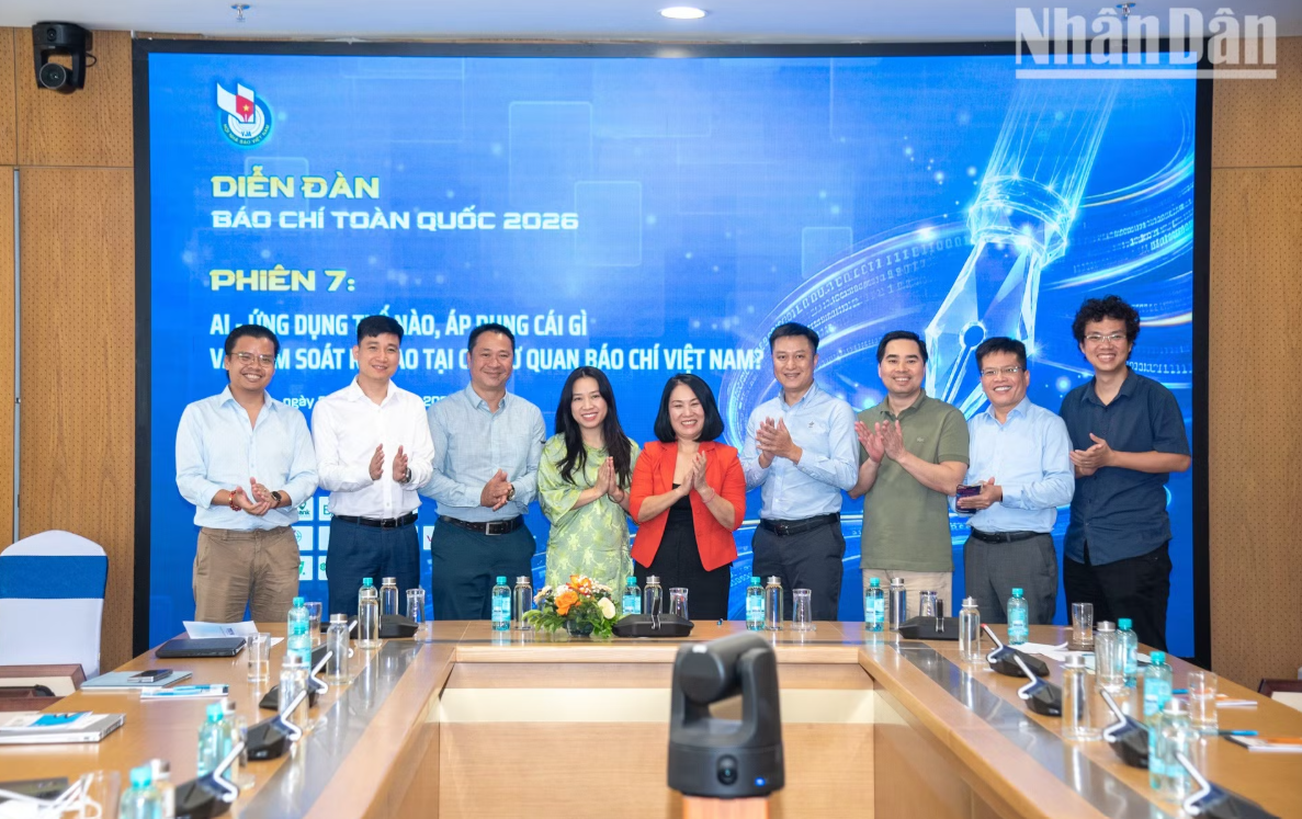 Báo chí ứng dụng và kiểm soát công nghệ để bắt kịp xu hướng