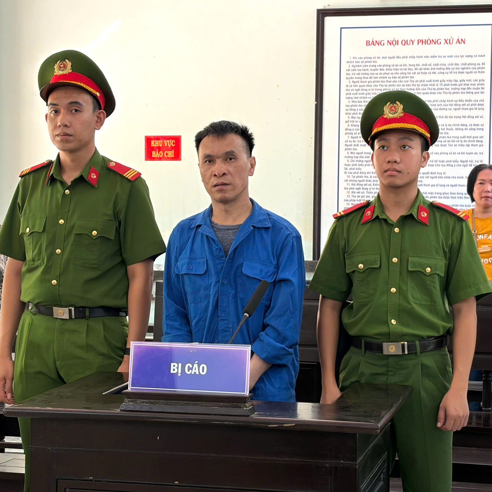 Lừa “chạy” sổ đỏ, lĩnh án 14 năm tù