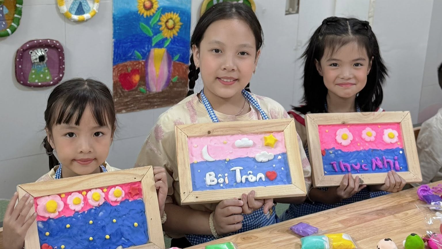Sáng tạo với tranh đất nặn