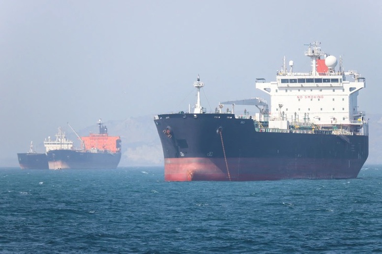 Triển khai chiến dịch sơ tán thủy thủ quy mô lớn ở eo biển Hormuz