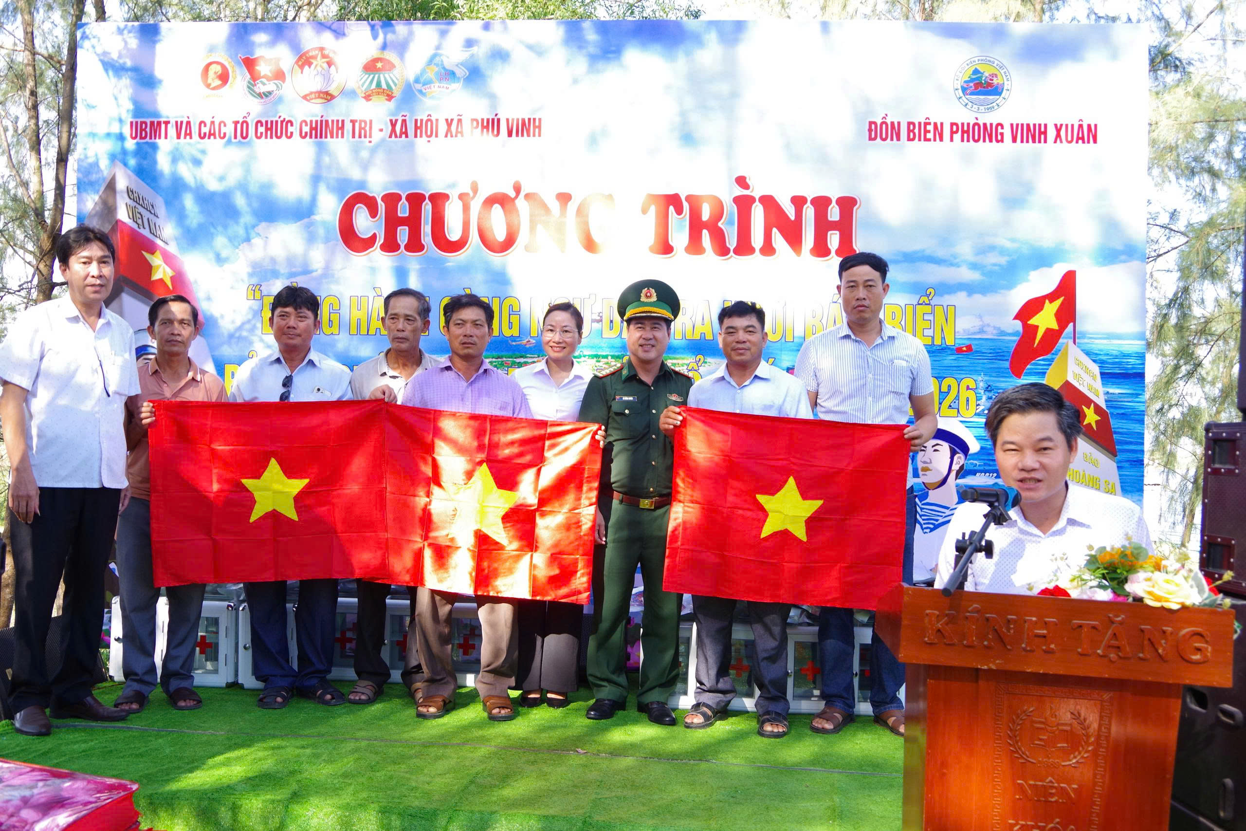 Đồng hành cùng ngư dân bám biển bảo vệ chủ quyền biển, đảo
