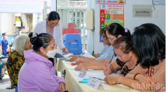 Hiện thực hóa mục tiêu 100 người dân được khám sức khỏe miễn phí