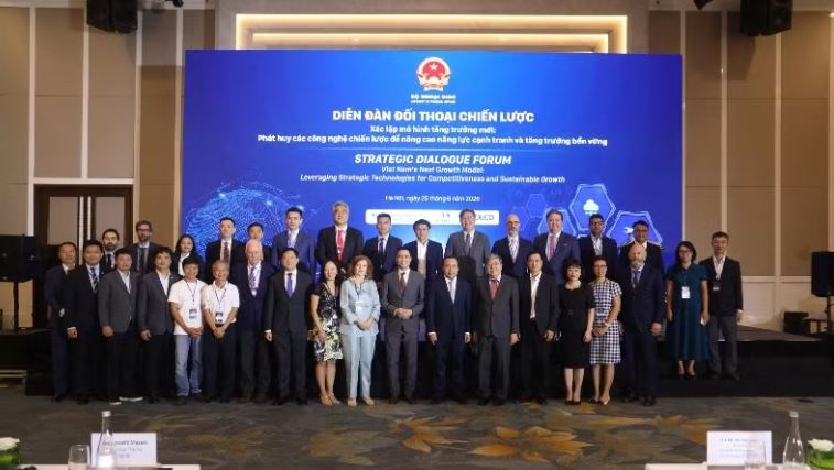Phát huy công nghệ chiến lược, xác lập mô hình tăng trưởng mới