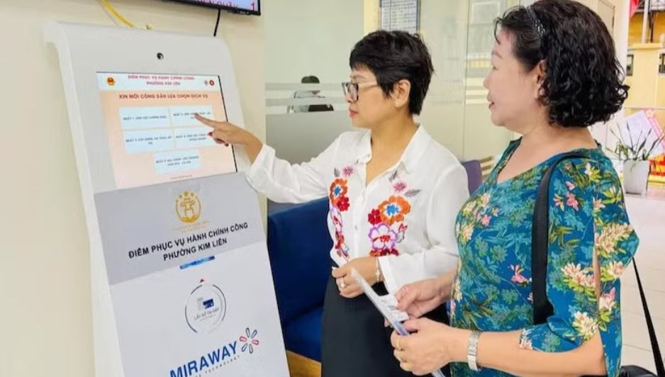 Rà soát thủ tục hành chính, sớm triển khai dịch vụ công lưu động cho người già, người yếu thế