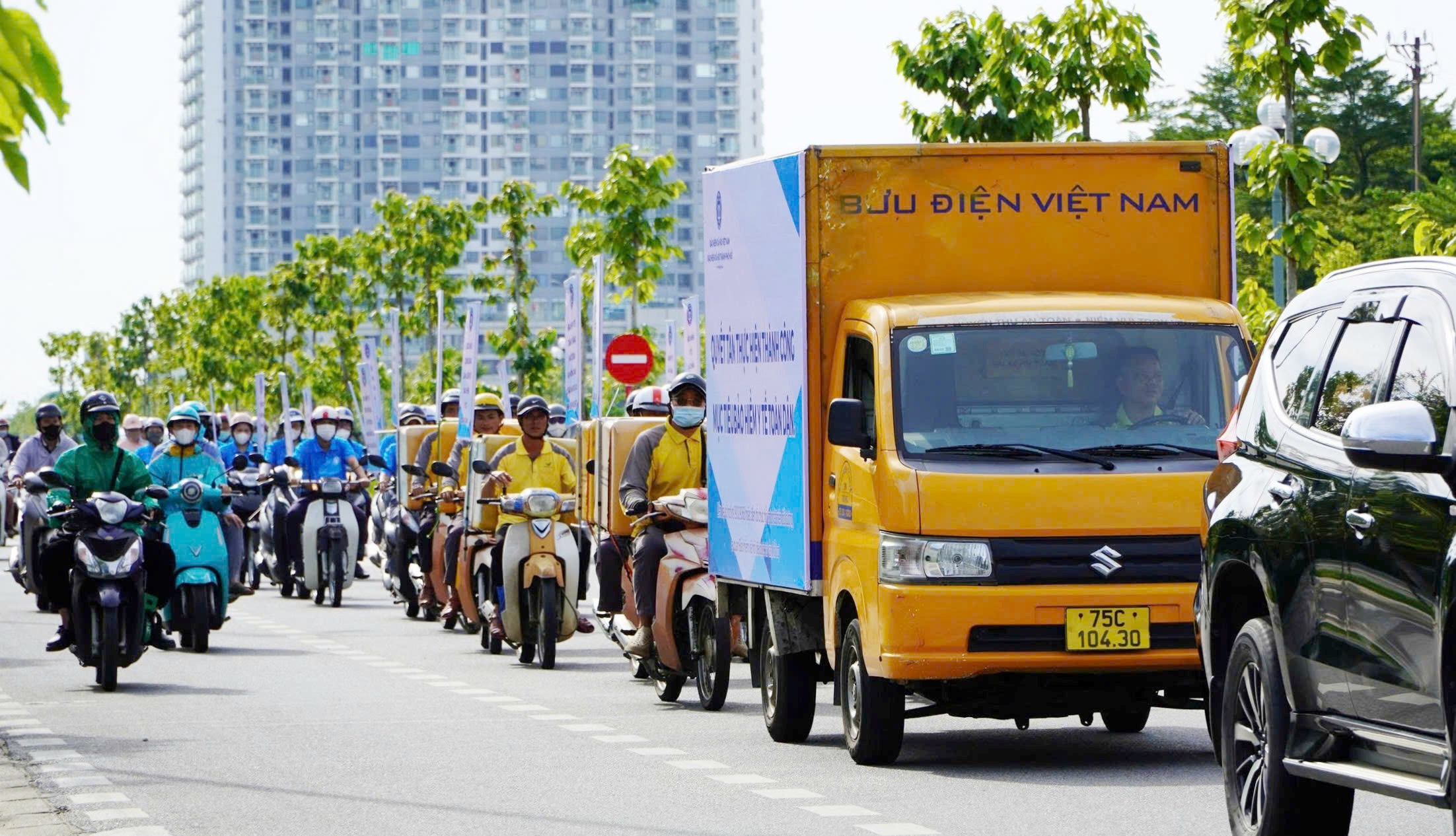 Phấn đấu phát triển thêm khoảng 14 ngàn người tham gia bảo hiểm
