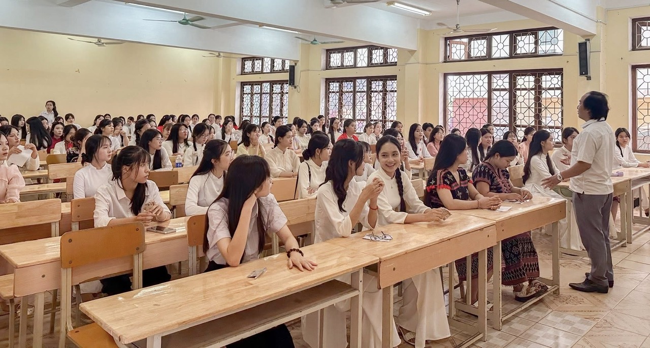 Hơn 200 thí sinh dự thi năng khiếu ngành Cao đẳng Giáo dục Mầm non