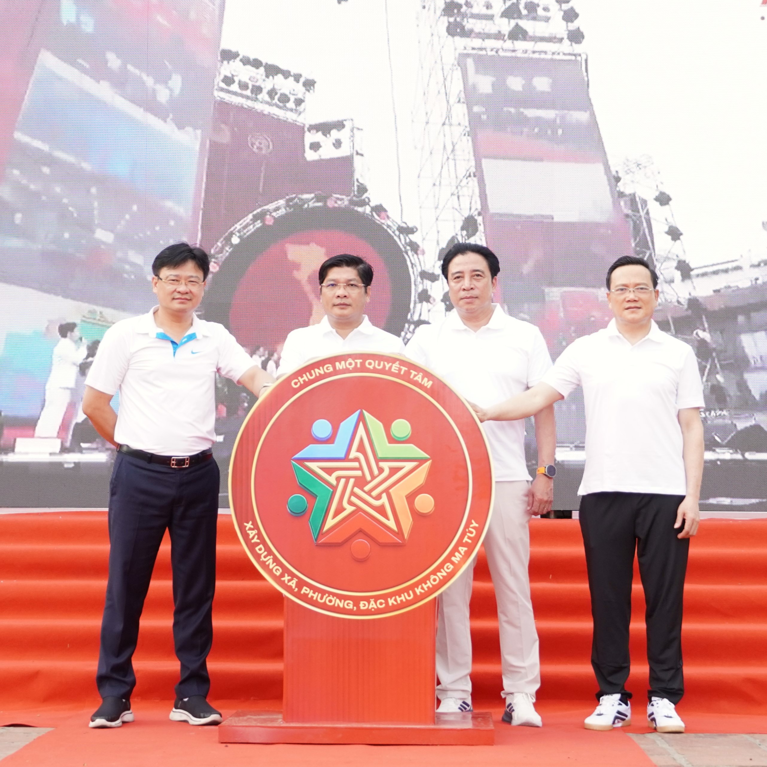 Chung một quyết tâm xây dựng xã, phường không ma túy