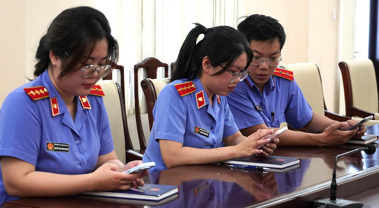 “Truyền lửa” cho thế hệ trẻ trên không gian mạng
