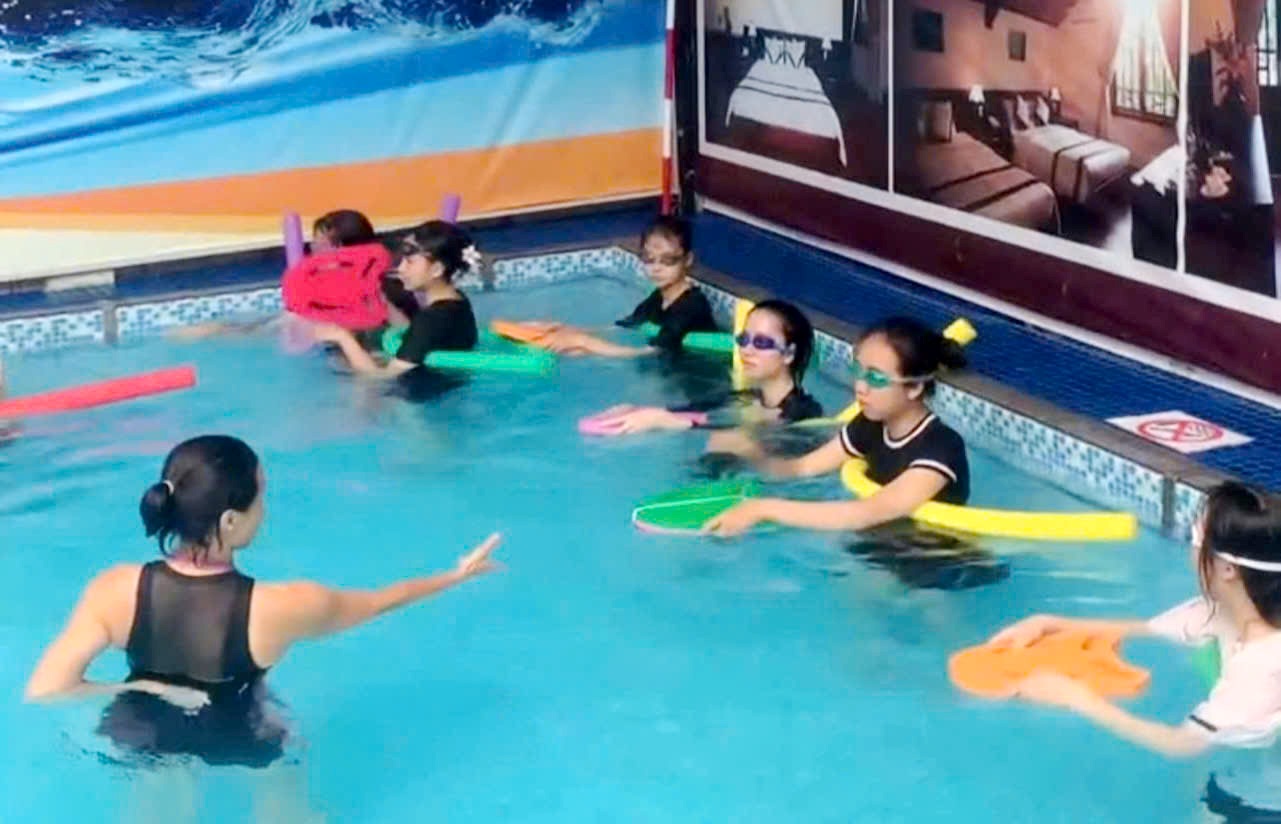 Tăng khả năng “thực chiến” cho nhân viên cứu hộ bơi, lặn
