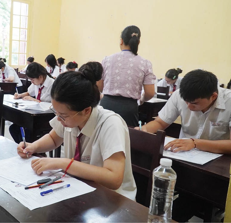 Phổ điểm  bước chuyển của giáo dục Huế
