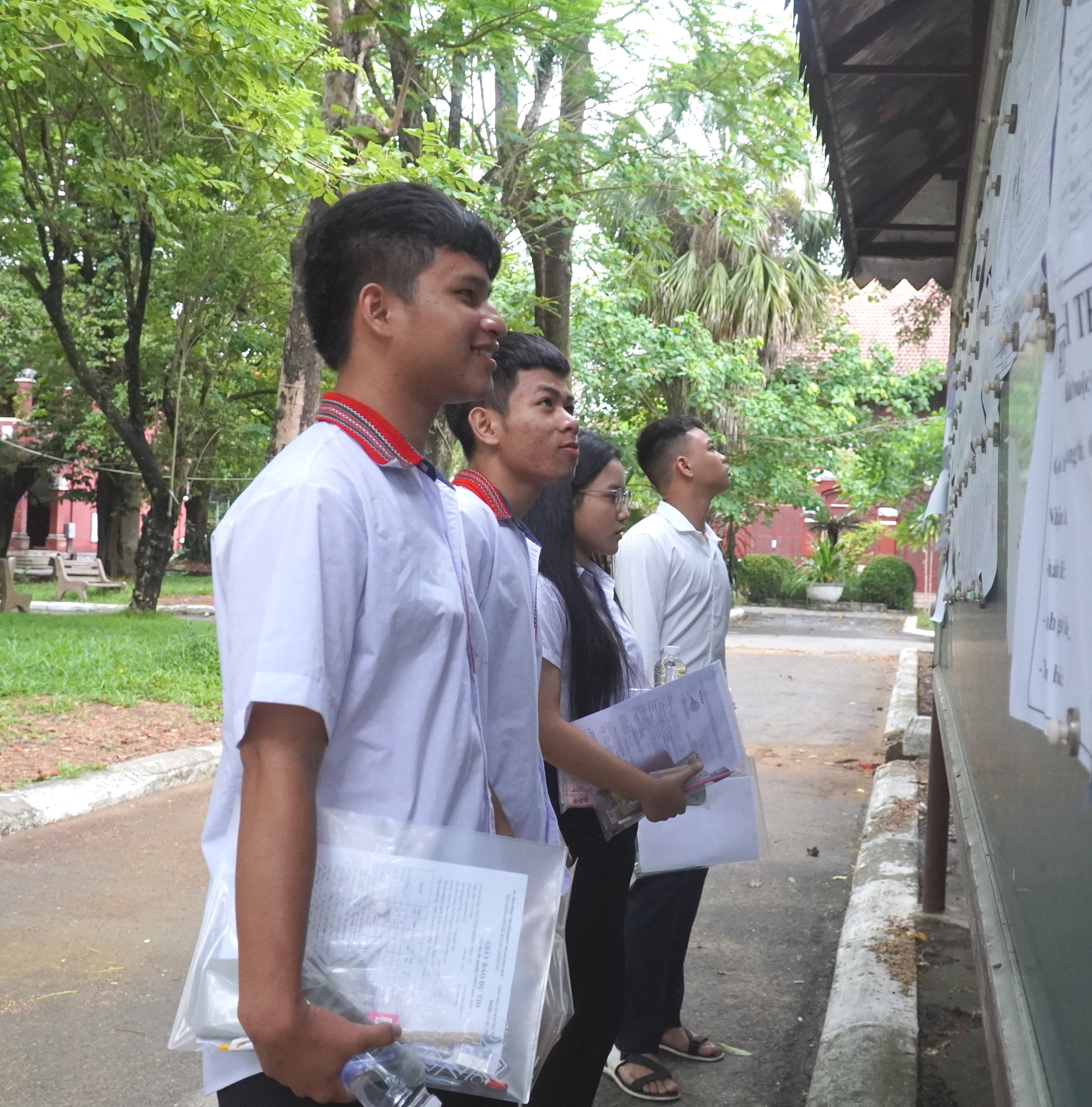 Công bố điểm thi tốt nghiệp THPT Huế có 6 môn vào tốp 10 toàn quốc