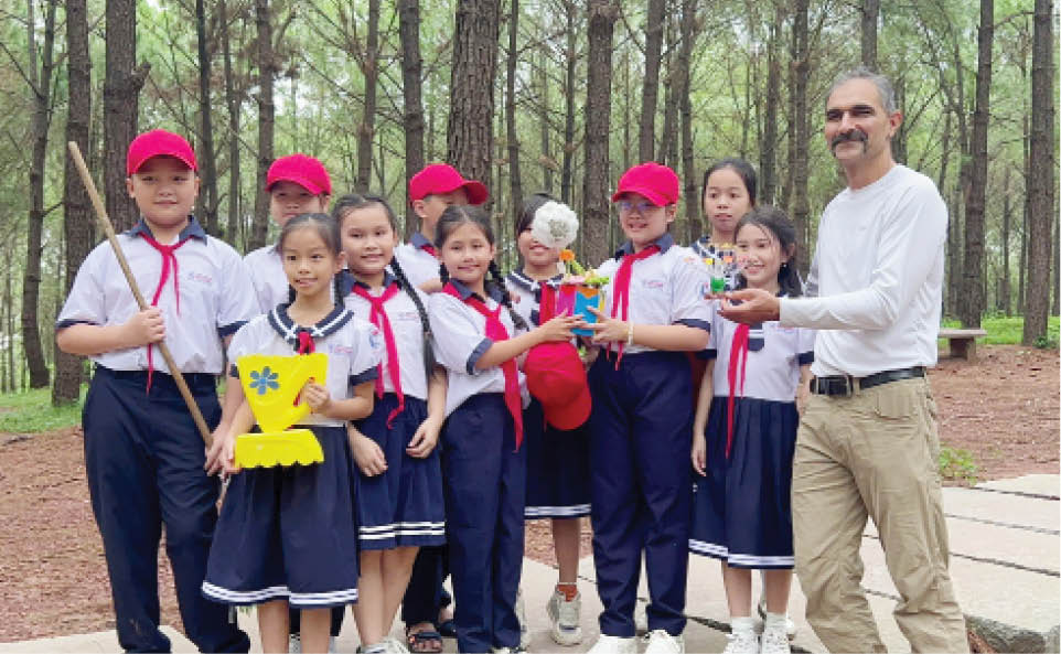 Học sinh tiểu học kể chuyện di sản bằng tiếng Anh