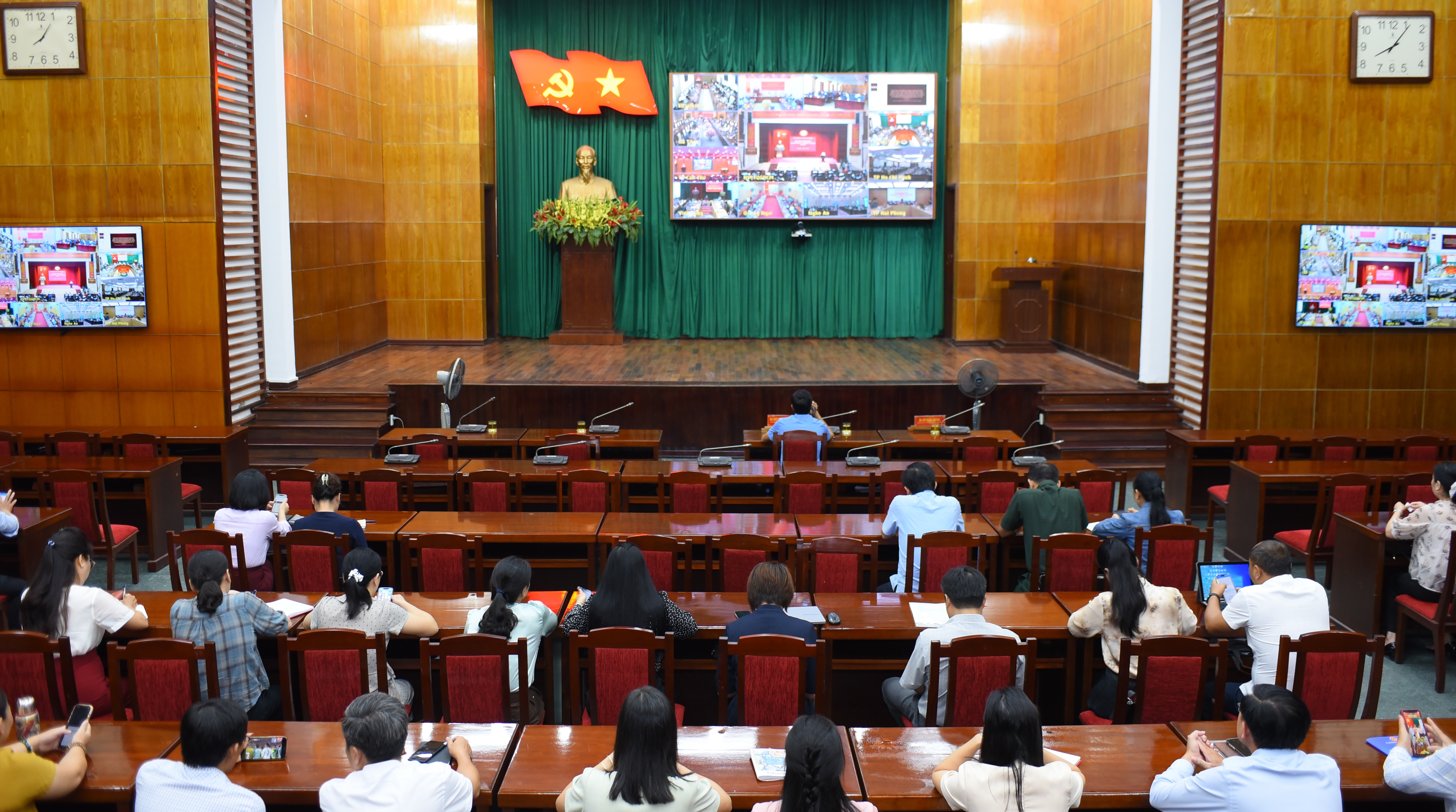 Nâng cao năng lực đội ngũ làm công tác tuyên giáo, dân vận trong bối cảnh mới