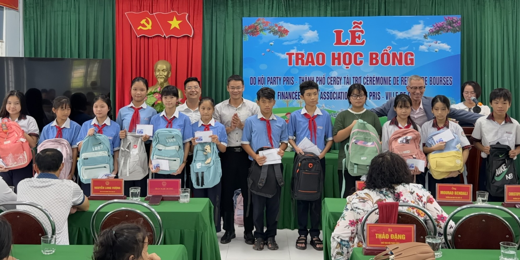 Hóa Châu mở rộng nhịp cầu hữu nghị với thành phố Cergy Pháp