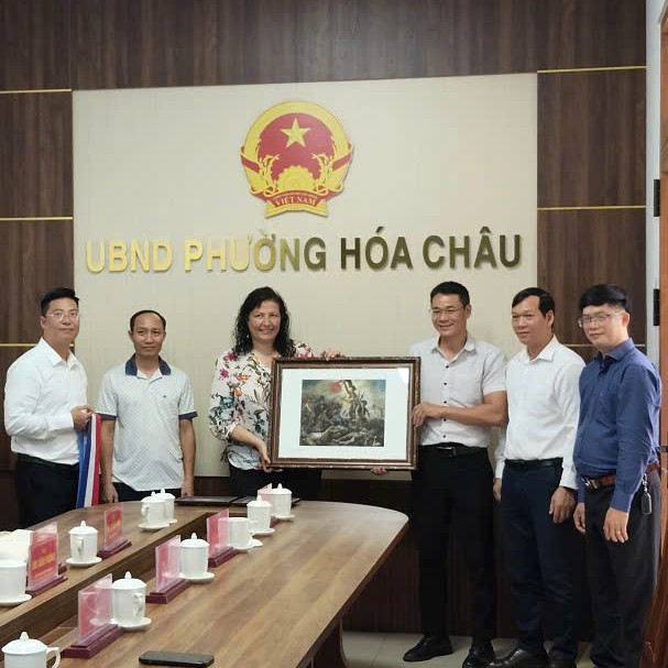 Hóa Châu mở rộng nhịp cầu hữu nghị với thành phố Cergy Pháp