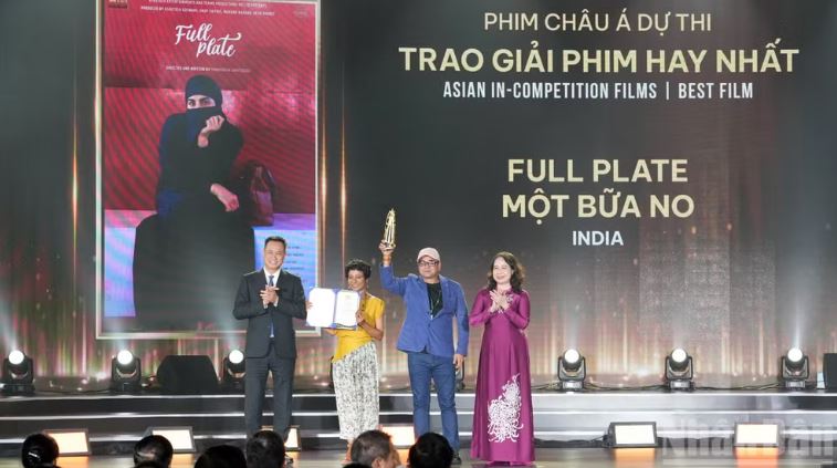 Bế mạc Liên hoan phim Châu Á - Đà Nẵng 2026 Giải cao nhất thuộc về Full plate và Tử chiến trên không