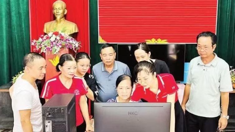 Củng cố vững chắc nền tảng từ thôn, tổ dân phố